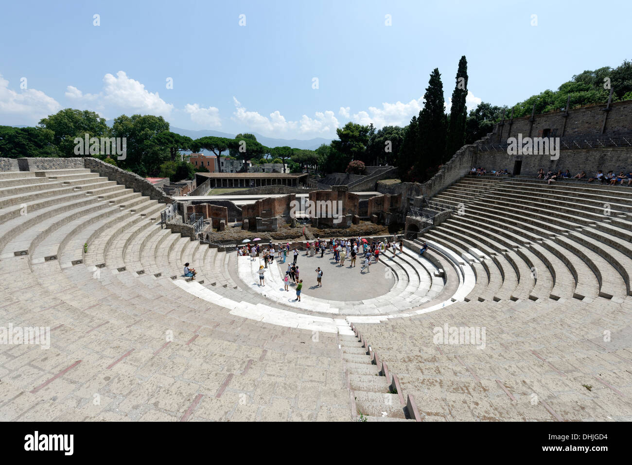 Il grande teatro costruito durante il periodo ellenistico intorno al III e II secolo a.c. a Pompei Italia. Il stile greco il Foto Stock