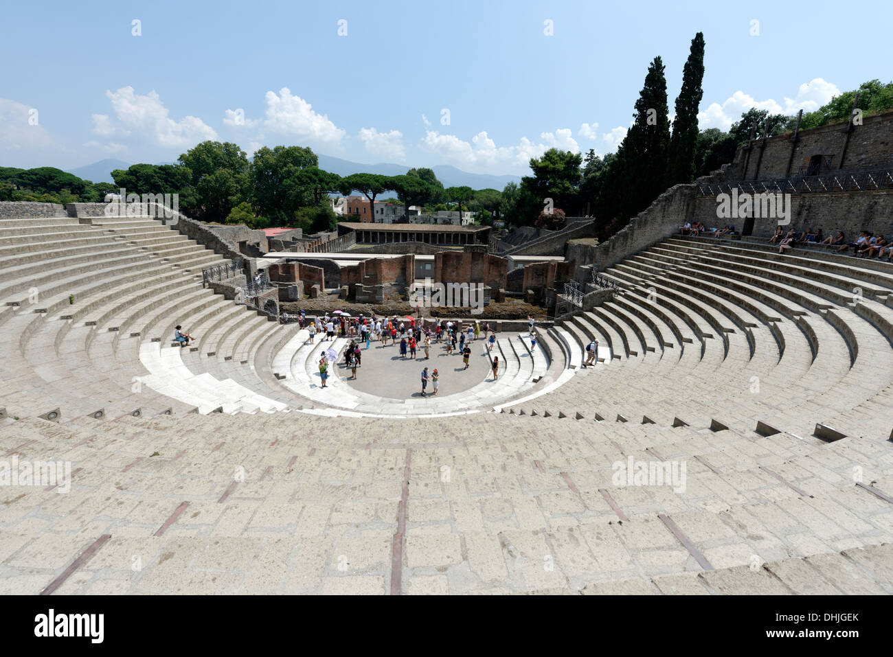 Il grande teatro costruito durante il periodo ellenistico intorno al III e II secolo a.c. a Pompei Italia. Il stile greco il Foto Stock