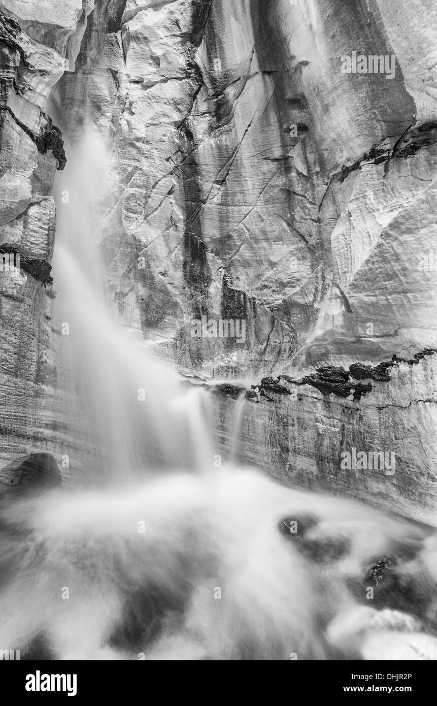 Cascata in grotta Trollkirka, Norvegia Foto Stock