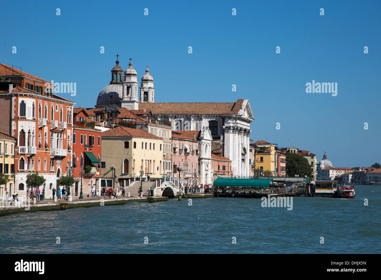 Canale della Guidecca e Chiesa D. Gesuati chiesa, Venezia, Veneto, Italia, Europa Foto Stock