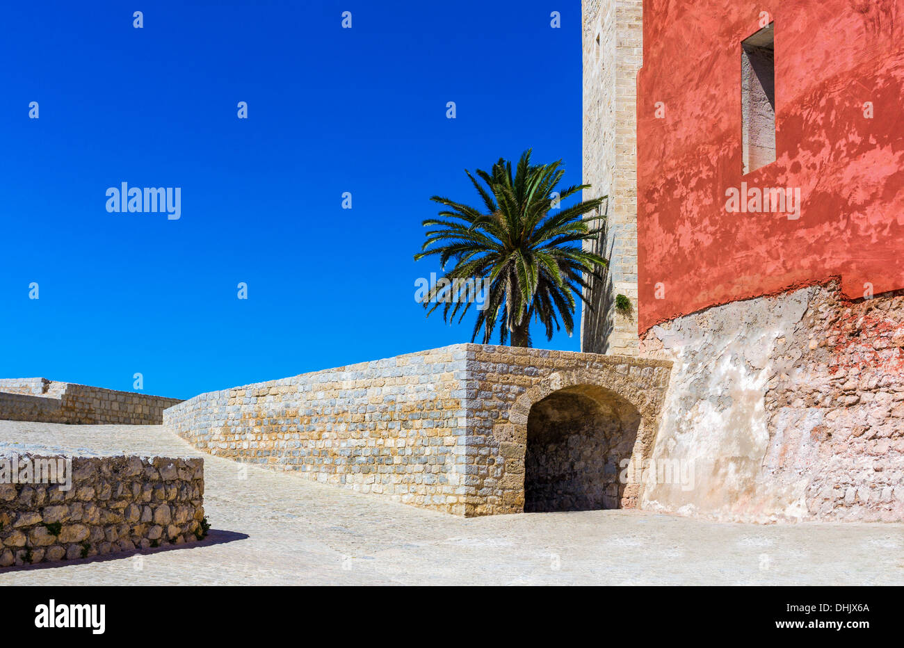 Europa, isole Baleari Spagna, Eivissa, Ibiza, città vecchia, Dalt Vila, i bastioni della zona dietro la cattedrale Foto Stock
