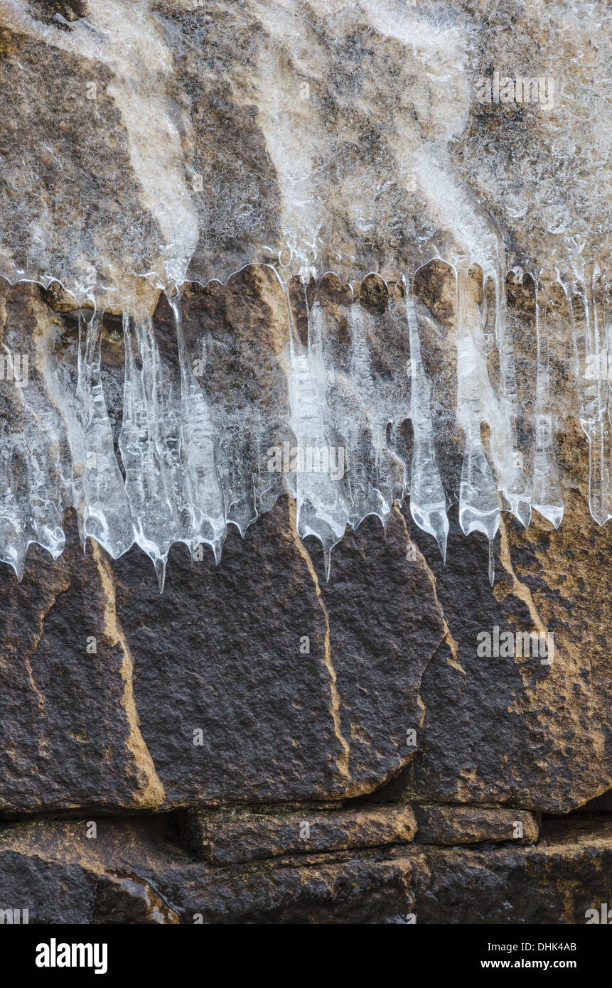 Icycles su una roccia, Finnskogen, Norvegia Foto Stock