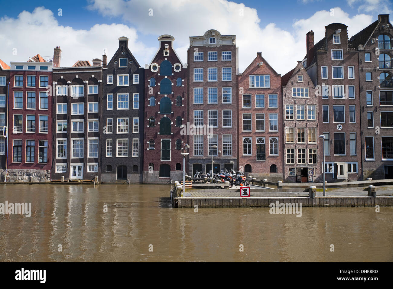 Europa, Paesi Bassi,North Holland,,Amsterdam Damrak,tipiche case olandese Foto Stock