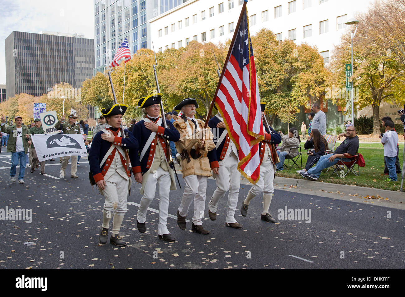Sacramento, California, Stati Uniti d'America. 11 novembre 2013. Veterani parata del giorno del credito di Sacramento: Chris Aschenbrener/Alamy Live News Foto Stock