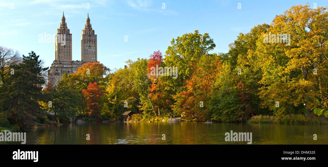 I colori dell'Autunno nel parco centrale orizzontale - New York City Foto Stock