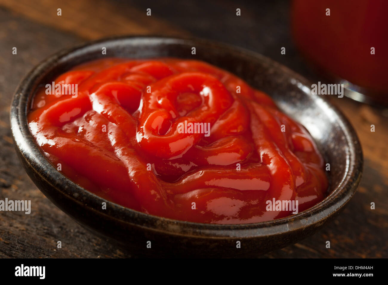 Rosso organico Ketchup Salsa in una bottiglia Foto Stock