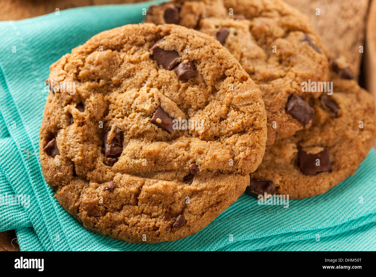 In casa i biscotti al cioccolato pronto a mangiare Foto Stock