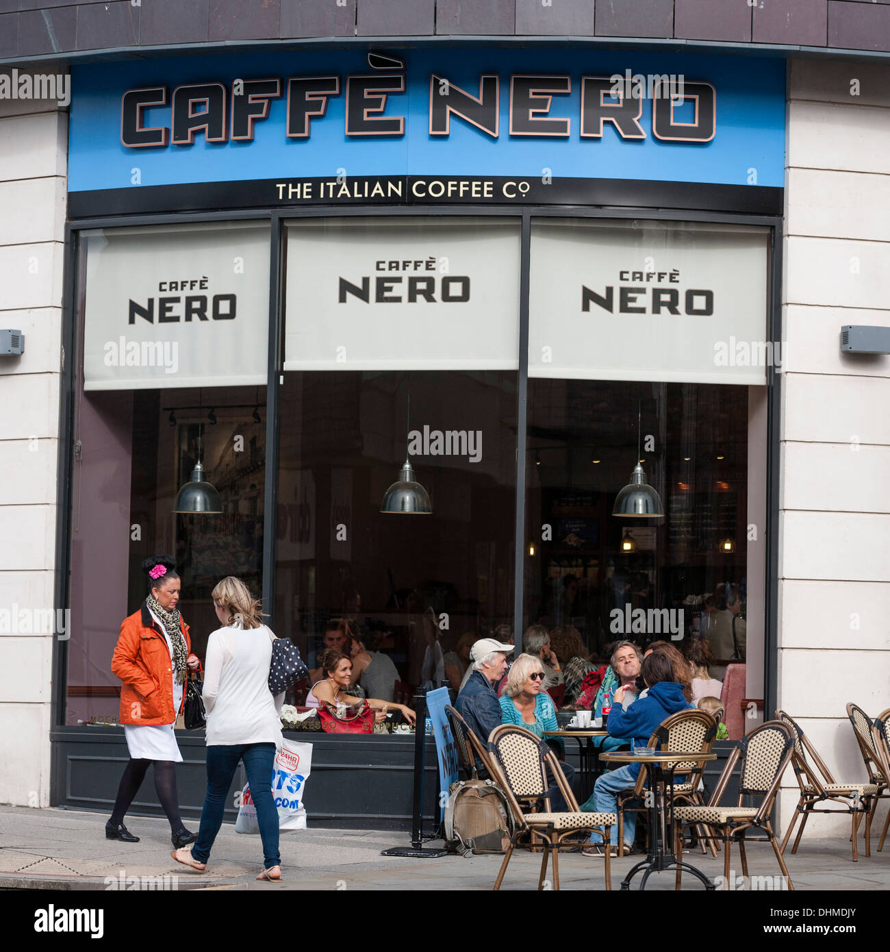 Caffe Nero, coffee shop, Bangor city centre, Gwynedd North Wales UK Foto Stock