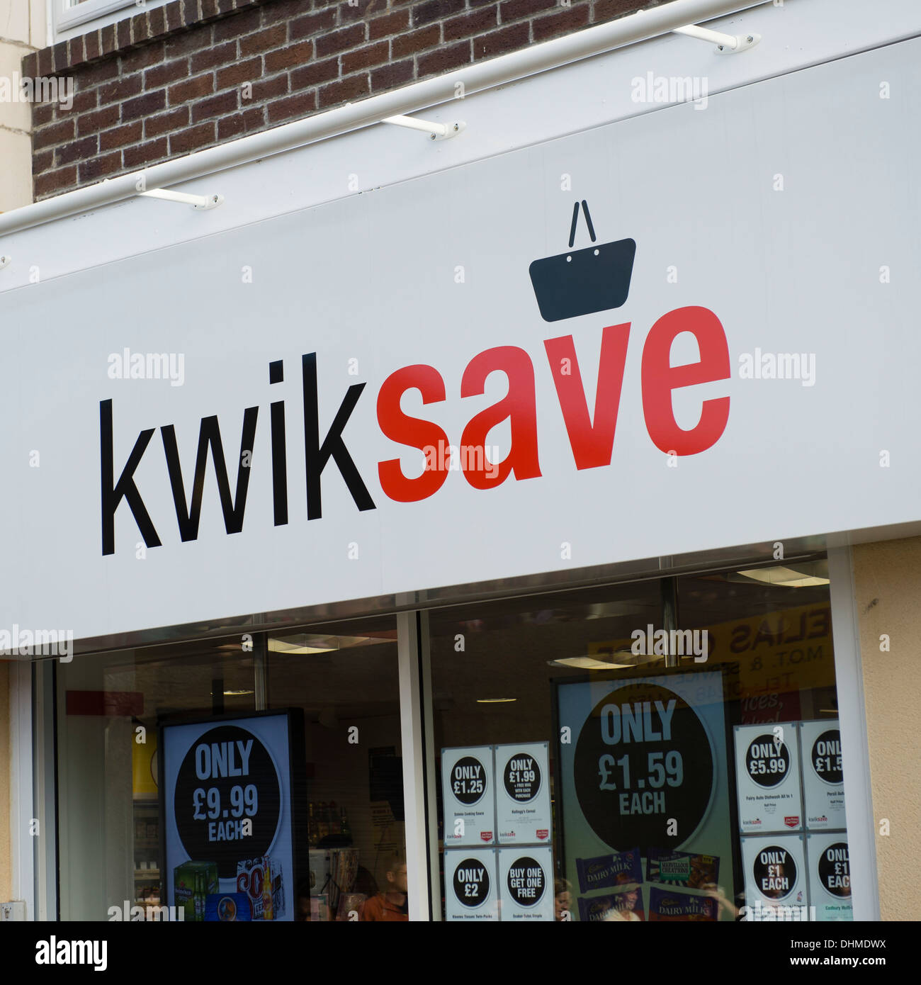 Kwik Save logo su shop store Bangor city centre, Gwynedd North Wales UK Foto Stock