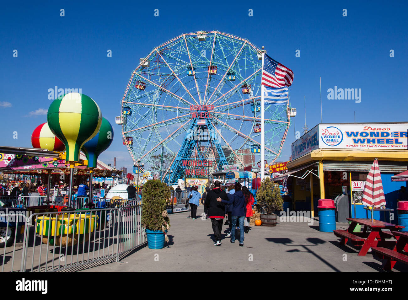 Wonder Wheel ruota panoramica Ferris ride, Coney Island,Brooklyn, New York, Stati Uniti d'America. Foto Stock