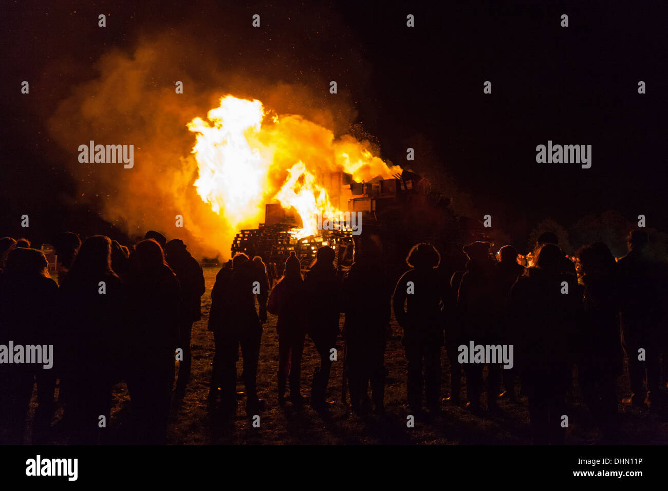 Knutsford falò e fuochi d'artificio agli stand Hall Cheshire Foto Stock