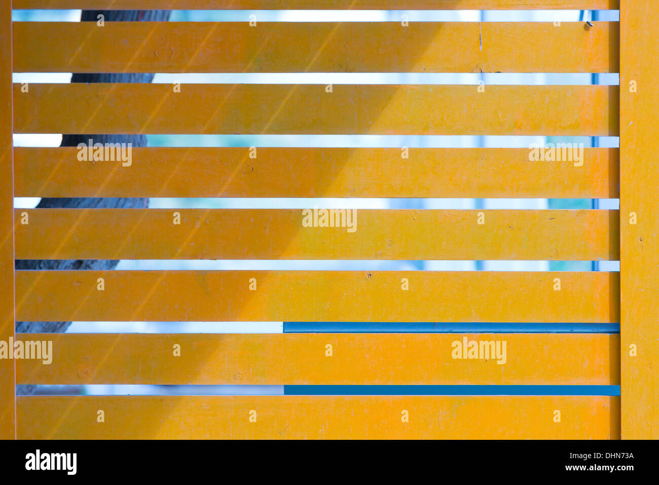 Griglia di giallo dei pannelli in legno Foto Stock