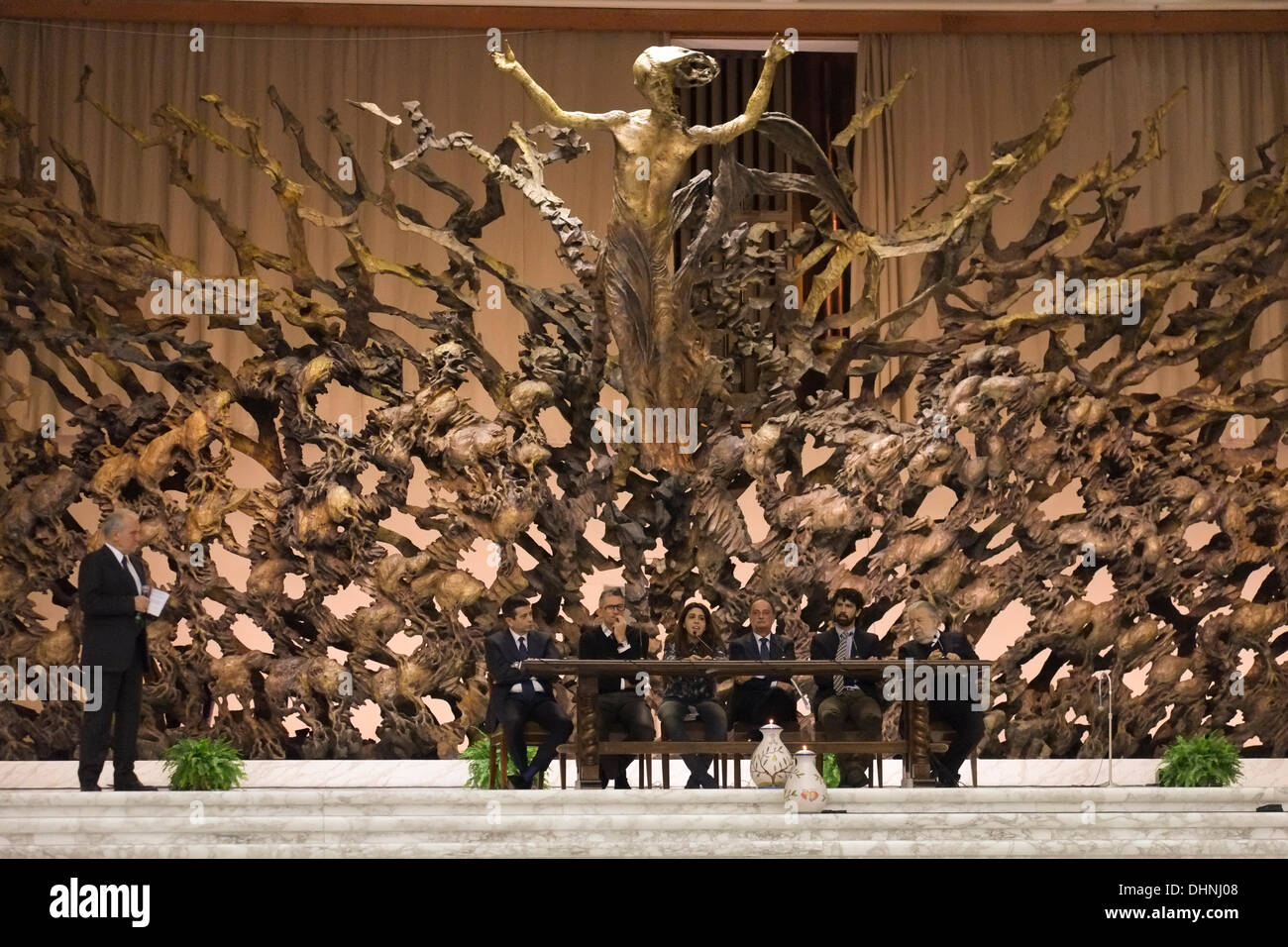 Roma, Italia. Il 9 novembre 2013. Roma sabato 9 novembre a 9:15 am in Aula Nervi ci sarà una tavola rotonda sul tema: 'My esperienza di fede,' © davvero facile Star/Alamy Live News Foto Stock