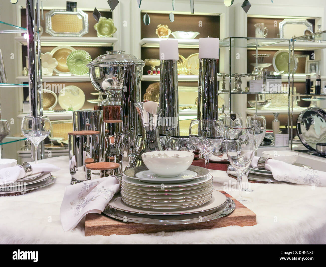 Cina Display in magazzino Bloomingdale's, NYC Foto Stock