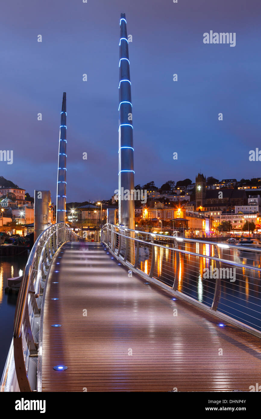 Millennium Bridge al crepuscolo Torquay Devon England Regno Unito Europa Foto Stock