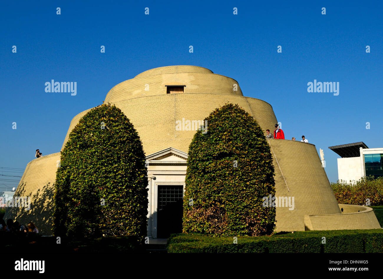 Europa centrale Ungheria Budapest moderna Ziggurat la galery ungherese della National Theatre Foto Stock