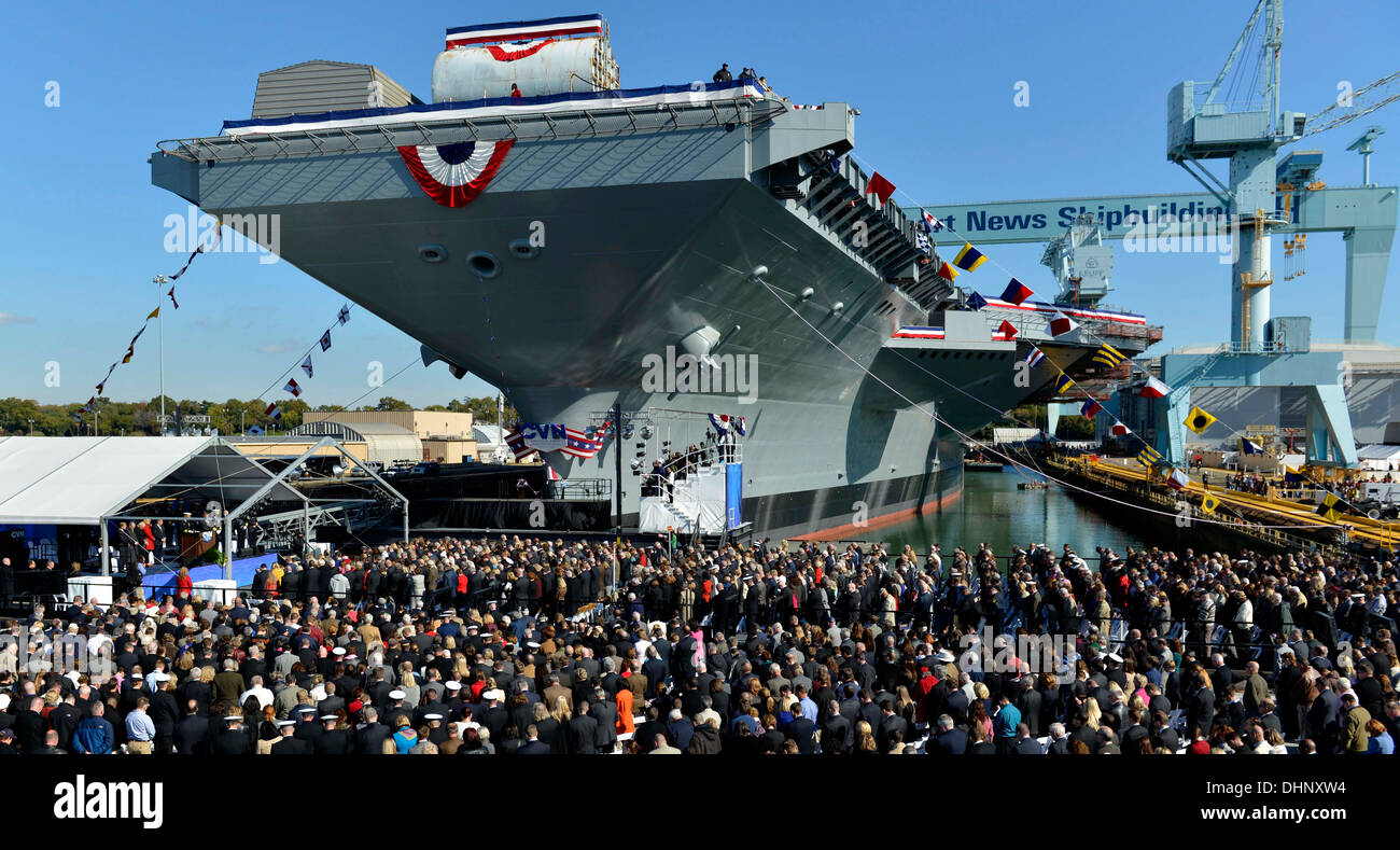 Cerimonia di battesimo per la USS Gerald Ford super nucleare portante come si è lanciato il 9 novembre 2013 in Newport News, Virginia. Foto Stock