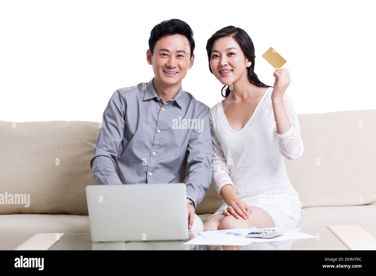 Giovane facendo shopping online Foto Stock