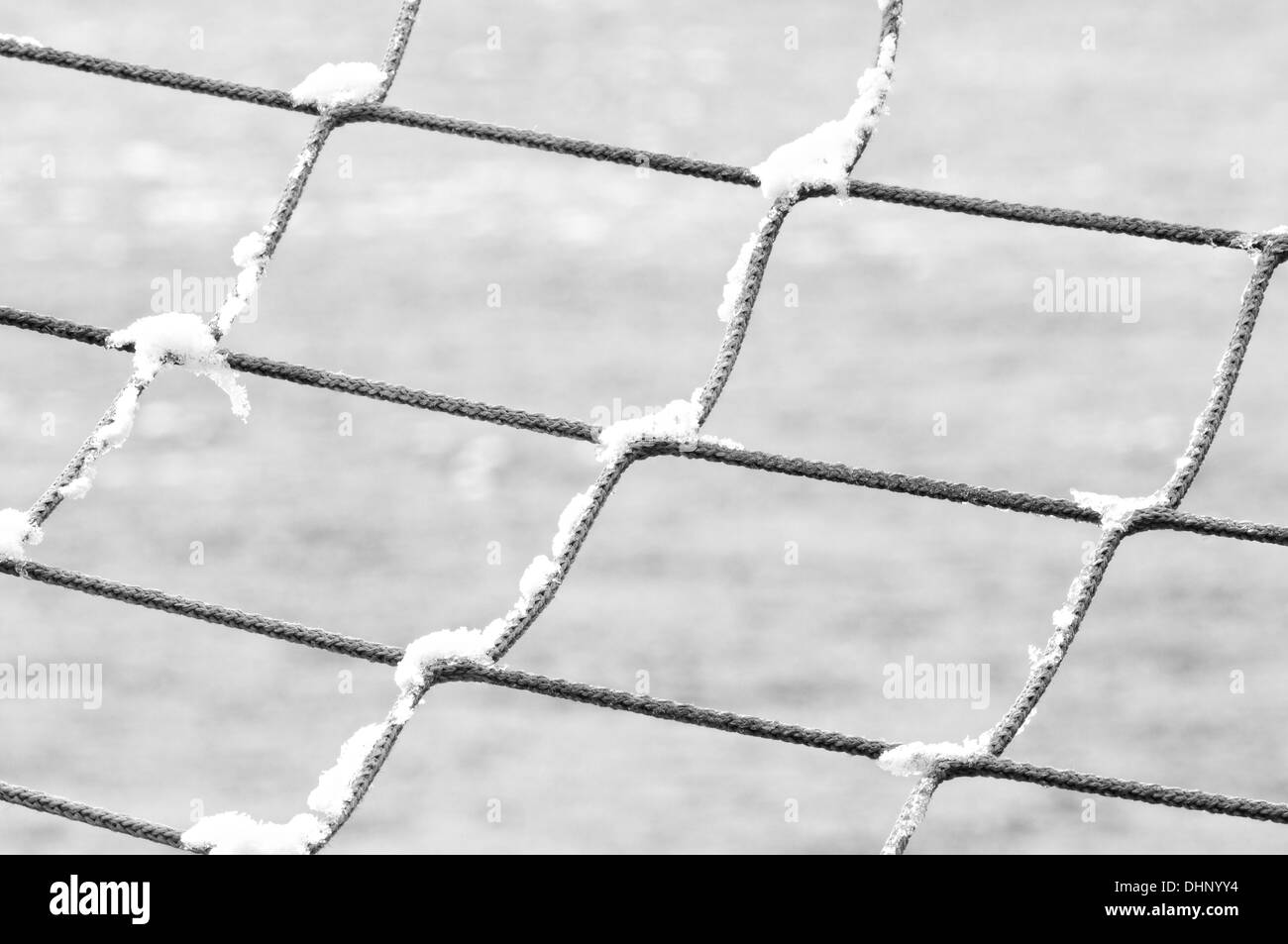 La neve sul soccer net Foto Stock