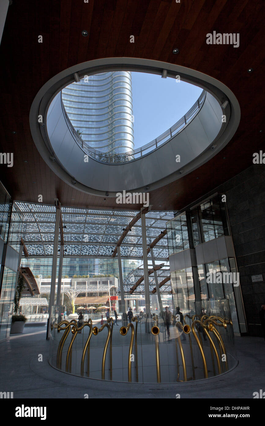 Acustico-visual opera di Alberto Garutti,progettata da cesar pelli,piazza Gae Aulenti,progetto porta nuova,centro business di Milano Foto Stock