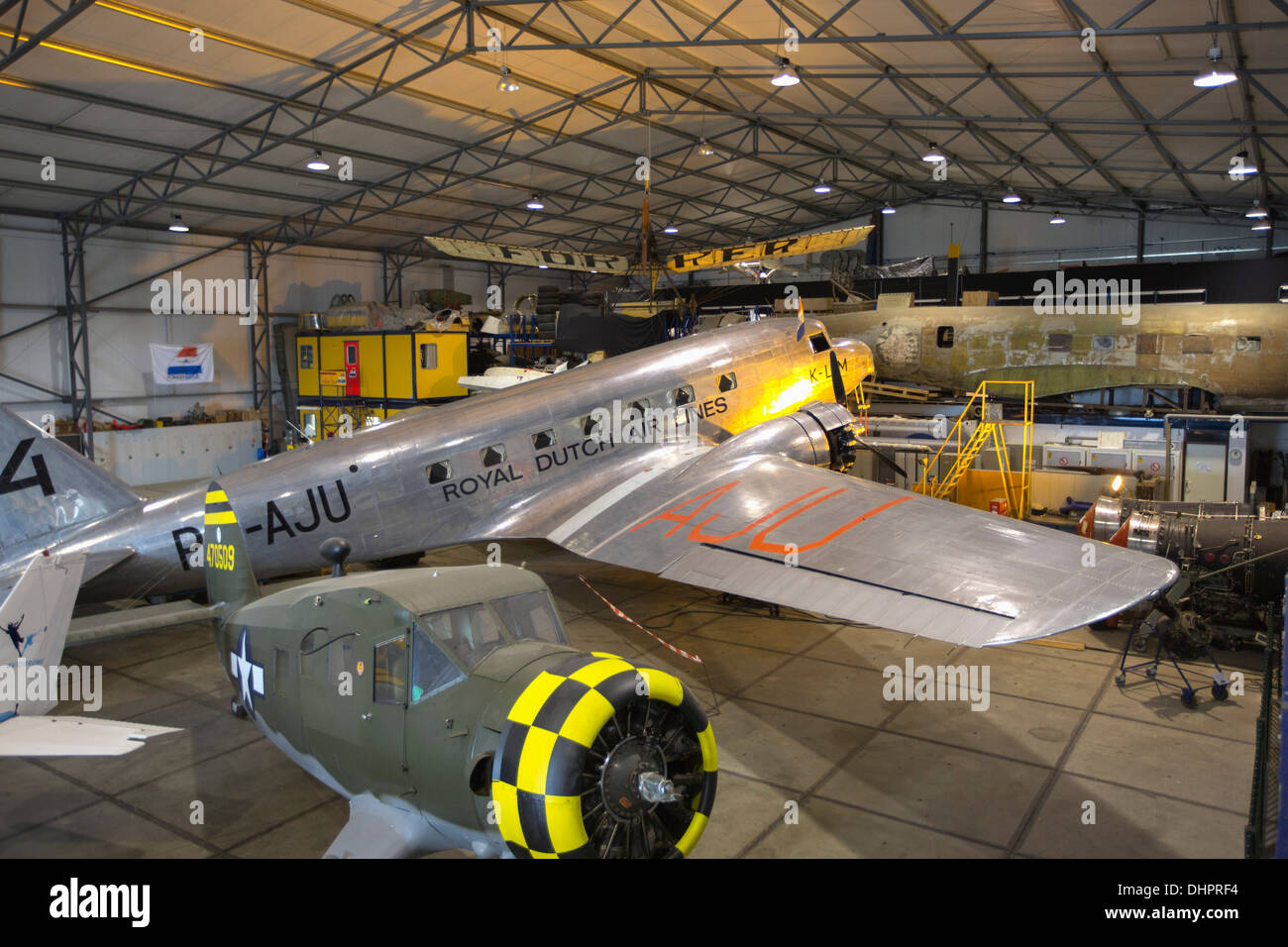 Paesi Bassi, Lelystad, Aviodrome, aviazione museo di storia. Douglas DC-3 Dakota di KLM Royal Dutch Airlines Foto Stock