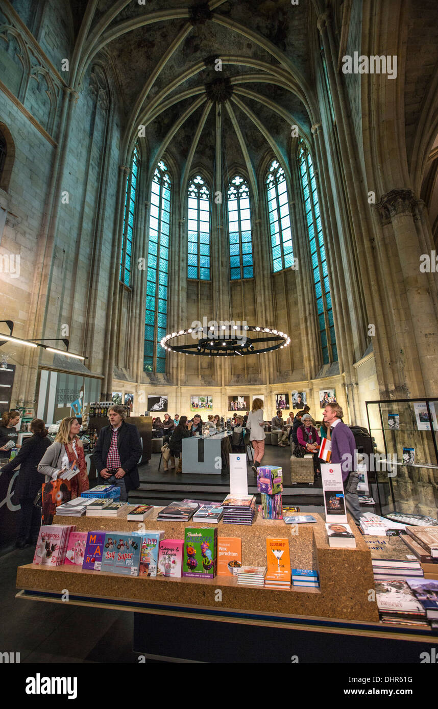 Paesi Bassi, Maastricht, Bookshop nella ex chiesa chiamata polare Foto  stock - Alamy