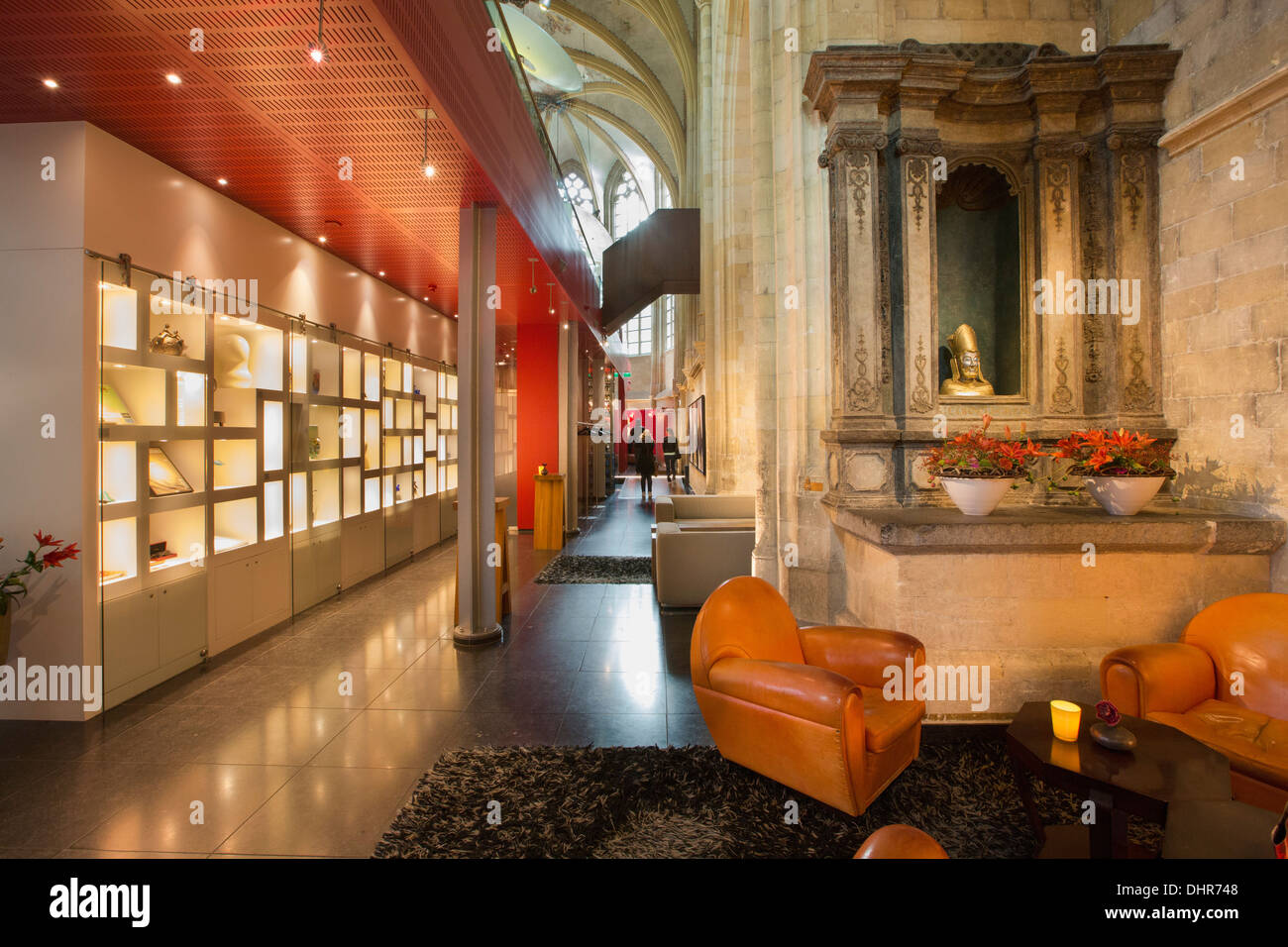 Paesi Bassi, Maastricht, Kruisheren Hotel design nella ex chiesa e monastero chiamato Kruisheren. La lobby Foto Stock