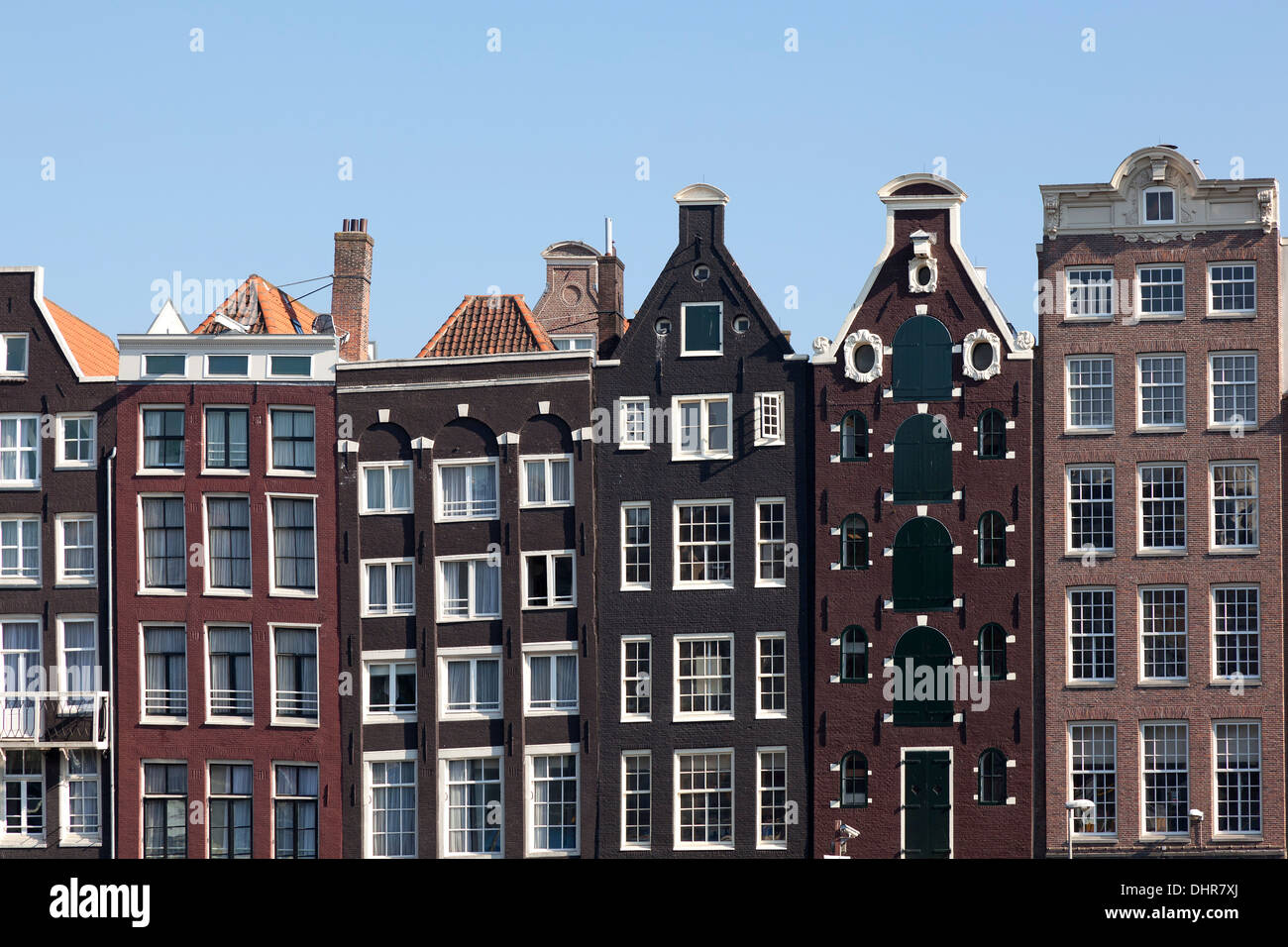 Fila di case storiche in Amsterdam, Paesi Bassi Foto Stock