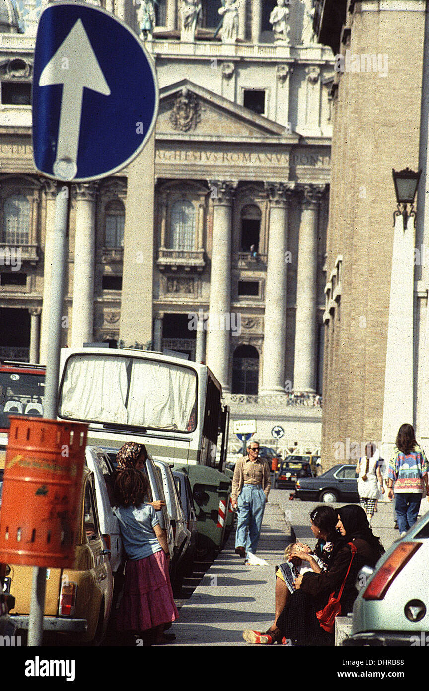 Romani Zingari presso il Vaticano a Roma Italia Foto Stock