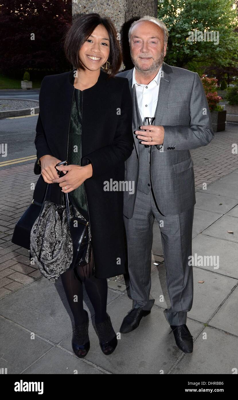 Putri Gayatri Pertiwi e George Galloway celebrità fuori gli studi RTE per 'Il Sabato sera Show' Dublin, Irlanda - 19.05.12 Foto Stock