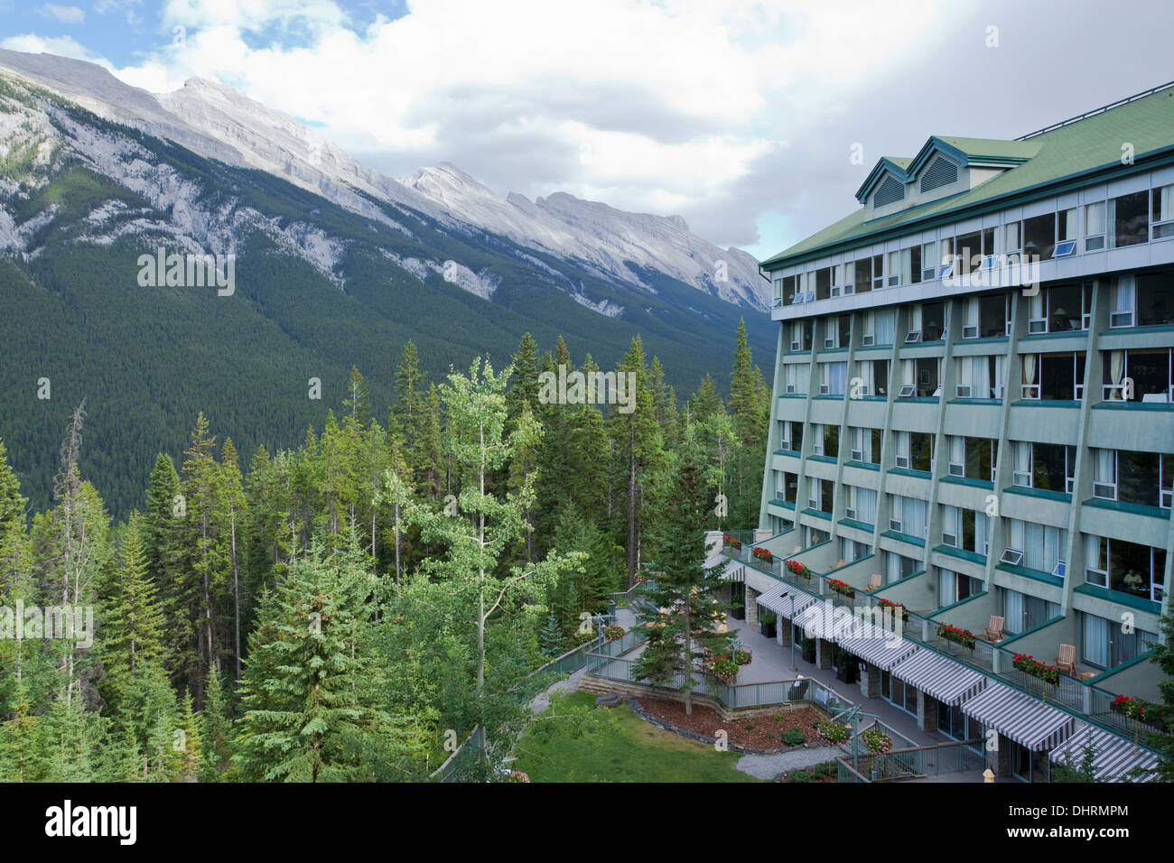 Vista delle Montagne Rocciose da Rimrock Resort Hotel in Banff - Alberta, Canada Foto Stock