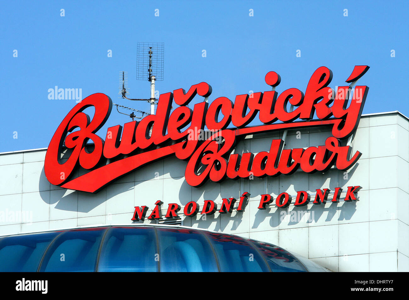 Logo della birra Budweiser in costruzione presso la fabbrica di birra in Ceske Budejovice, Repubblica Ceca, Europa Foto Stock