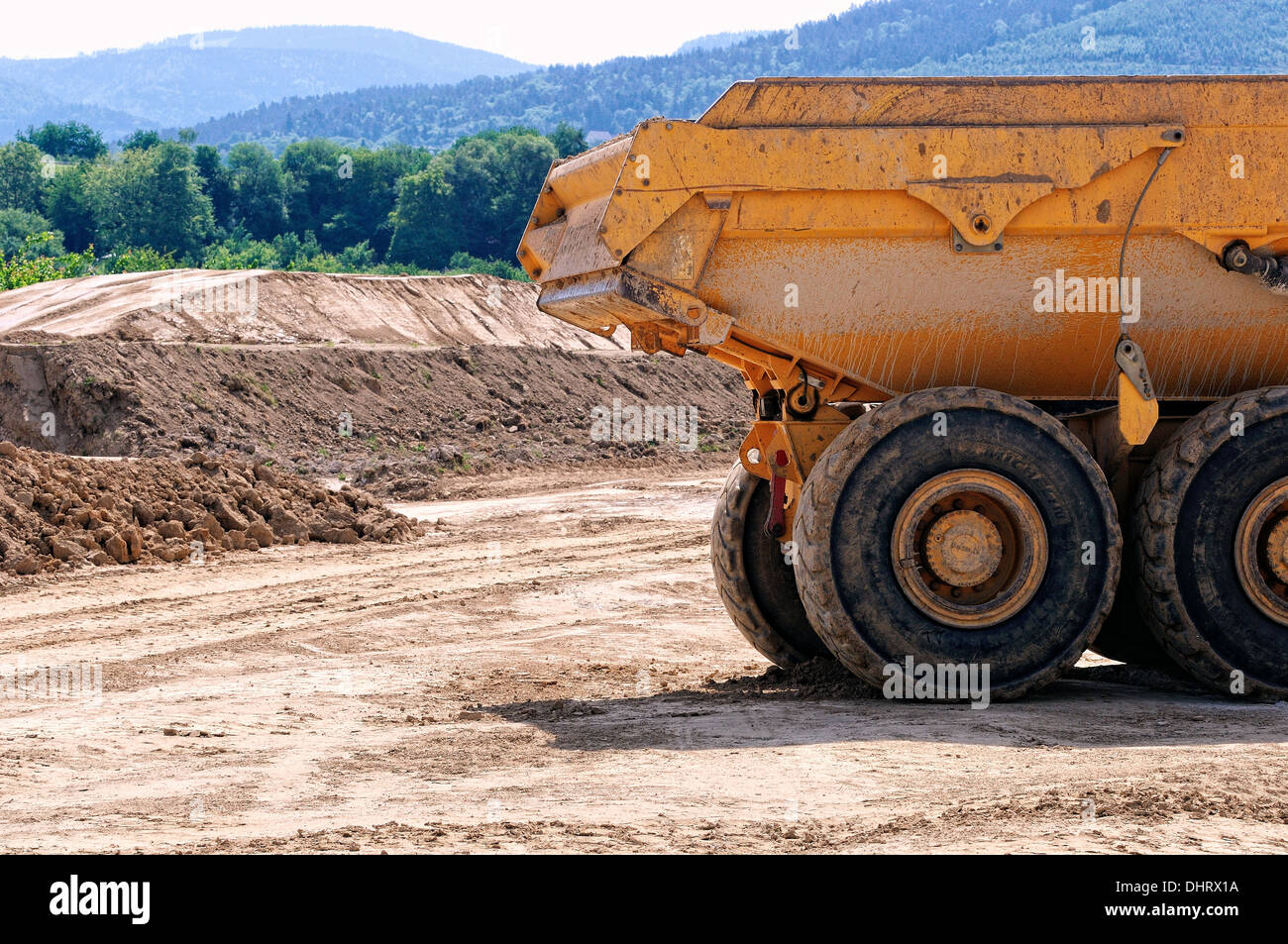 Autocarro con cassone ribaltabile in costruzione Foto Stock