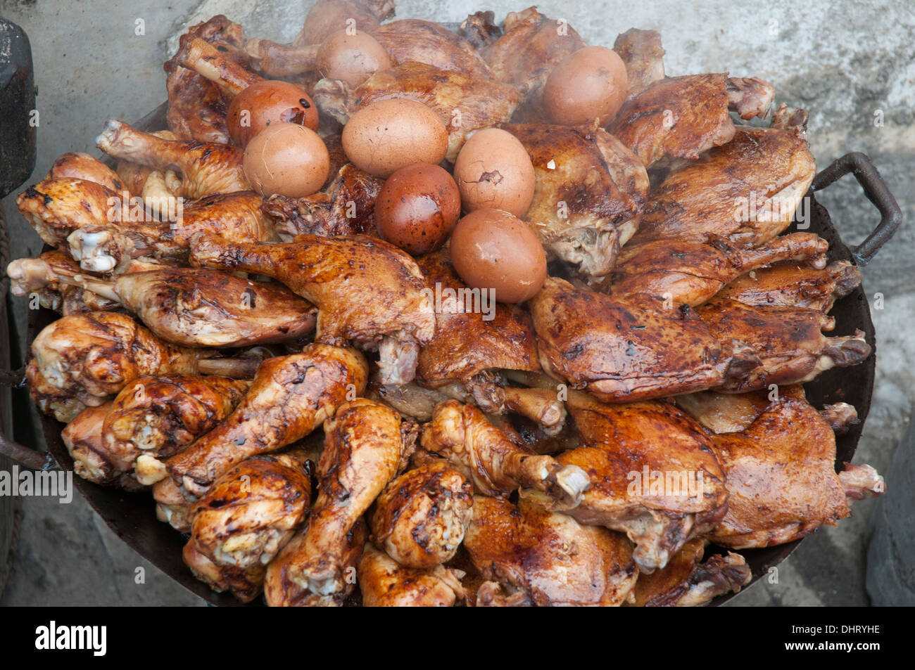 Sizzling pollo e uova, Hongcun heritage village, Huizhou regione, Anhui Foto Stock