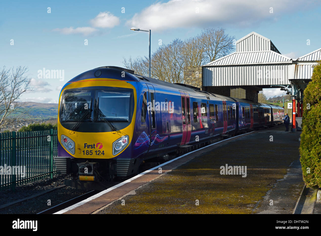 Primo Transpennine Express Classe 185 alla stazione di Oxenholme. Cumbria, England, Regno Unito, Europa. Foto Stock