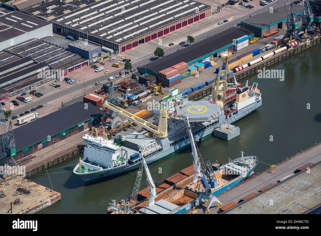 Paesi Bassi, Rotterdam, porto di Rotterdam. Nave di supporto. Antenna Foto Stock