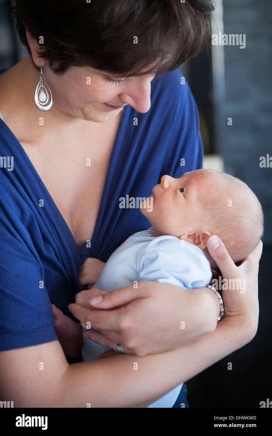 La madre e il neonato Foto Stock