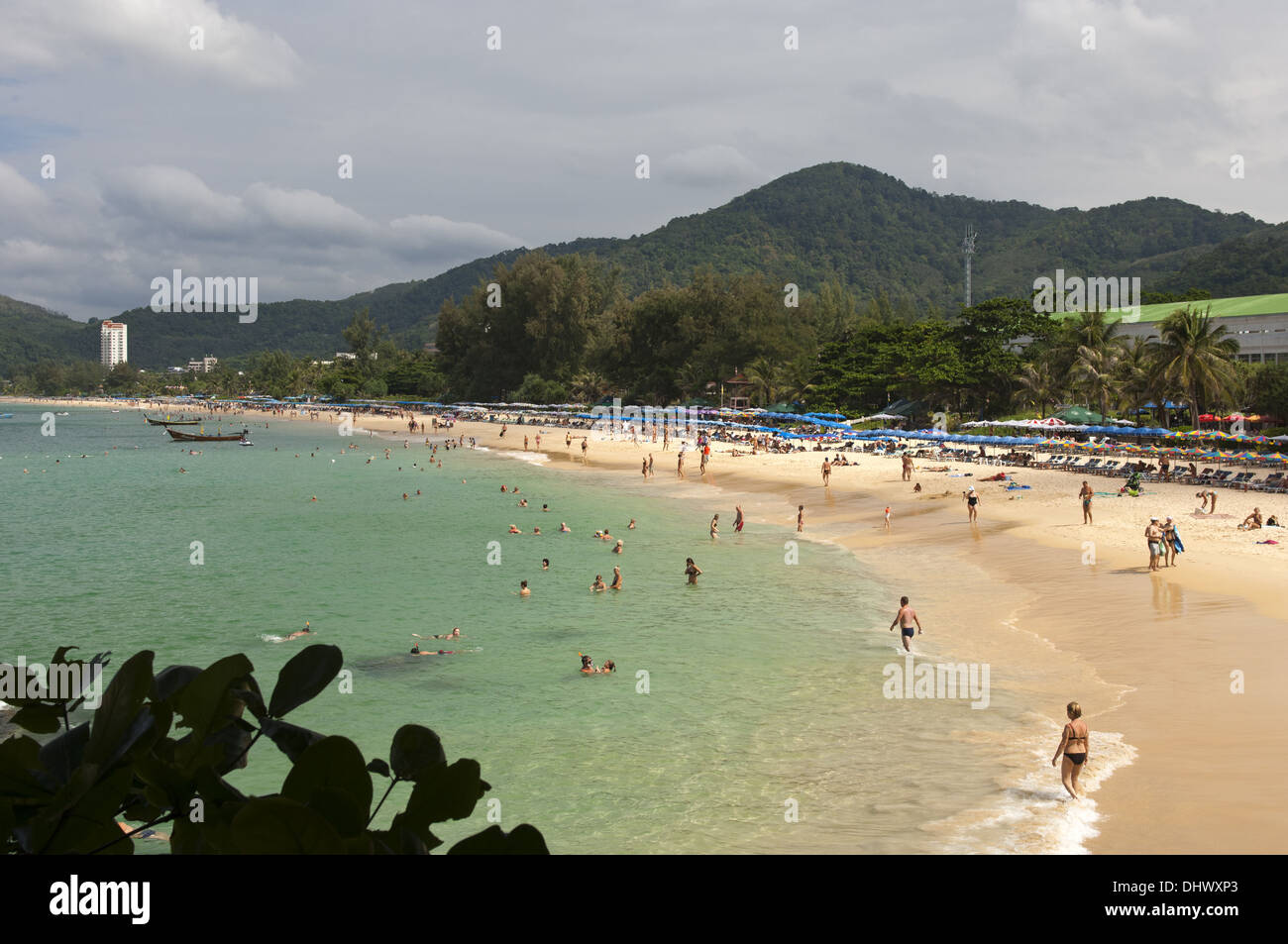 Karon Beach sull'isola di Phuket, Tailandia Foto Stock