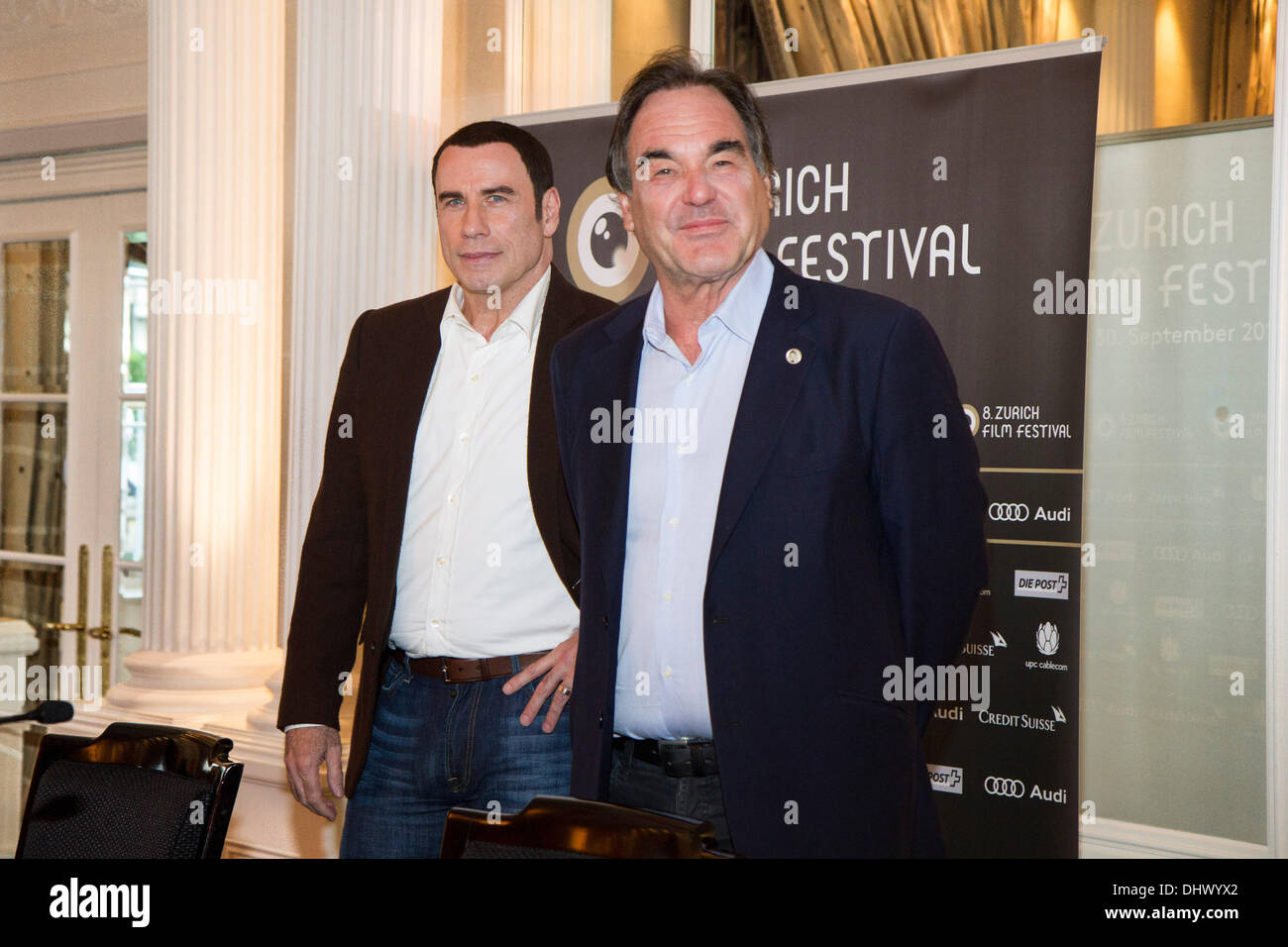 John Travolta e Oliver Stone frequentando conferenza stampa per selvaggi durante Zurigo film festival. Zurigo, Svizzera - 20.09.2012 Foto Stock