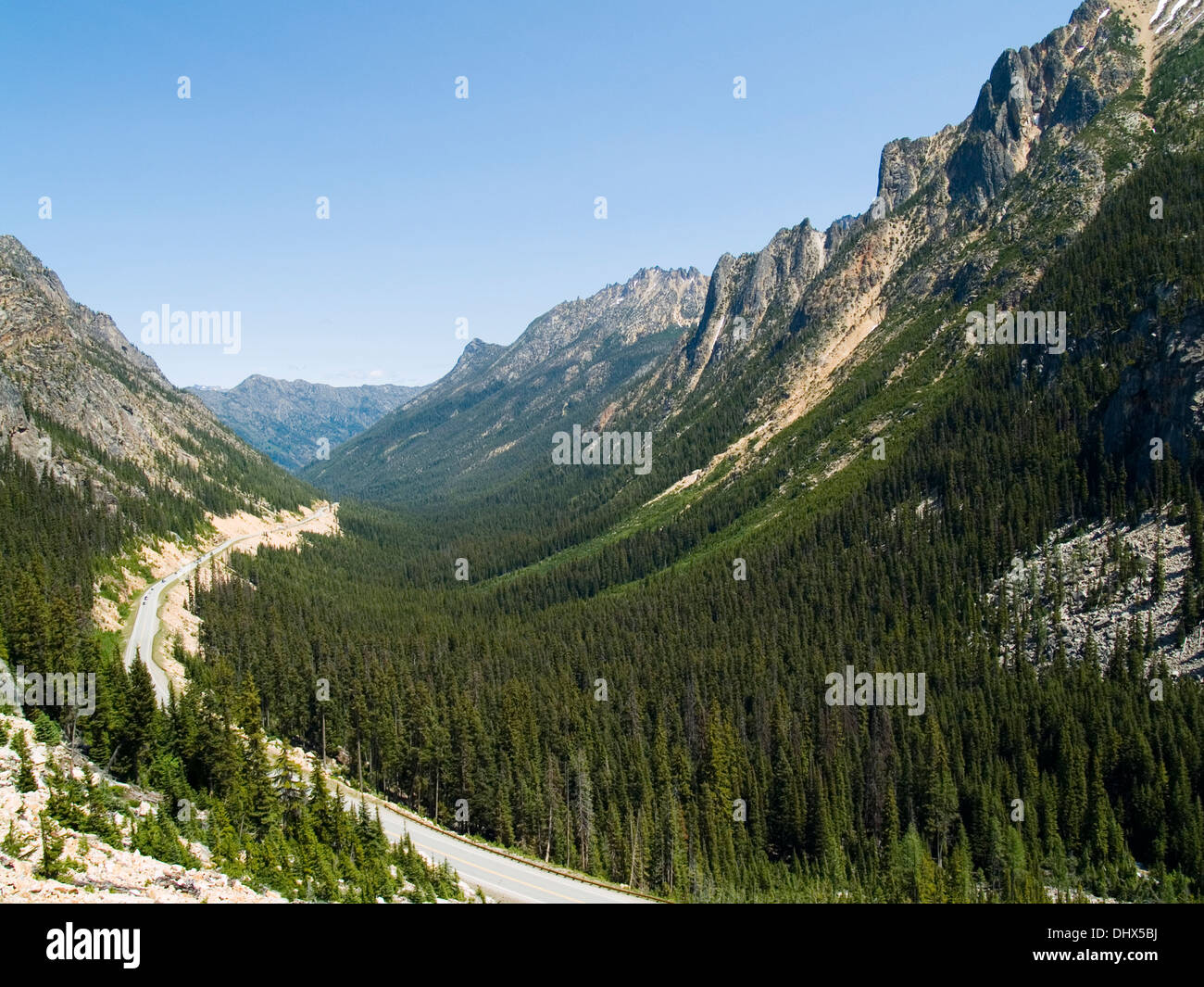 La Cascata del nord autostrada approccio a Washington Pass,Stato di Washington Foto Stock