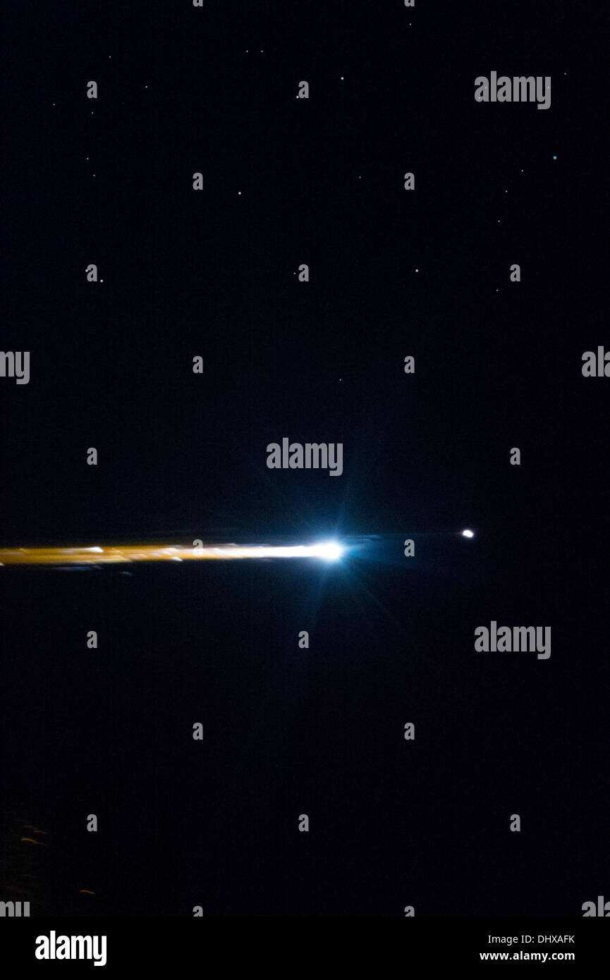 Sunrise come visto dallo spazio Foto Stock