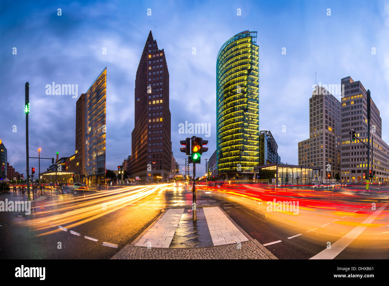Potsdamer Platz è il quartiere finanziario di Berlino, Germania. Foto Stock