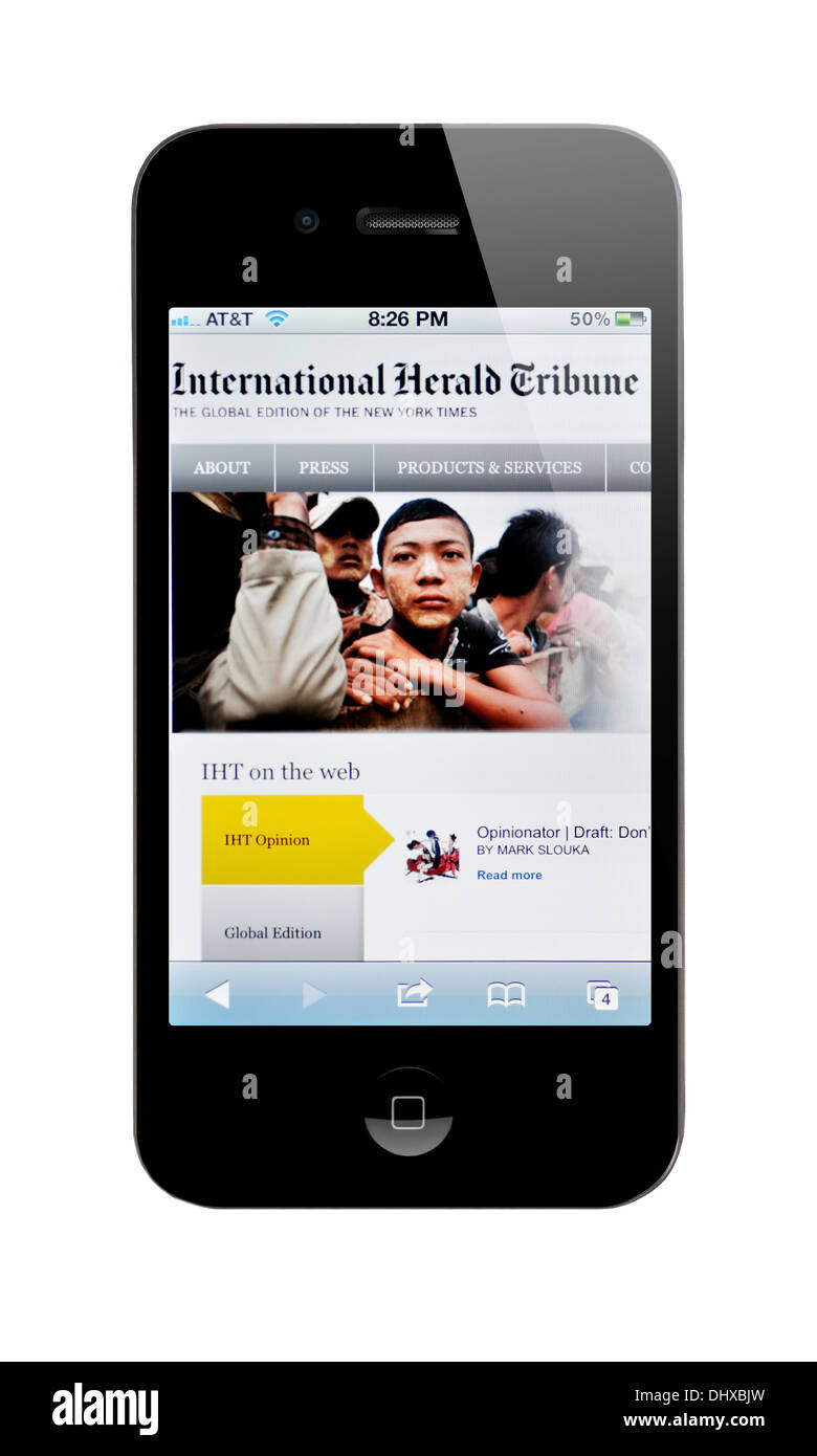 Lo schermo di iPhone mostra International Herald Tribune website Foto Stock