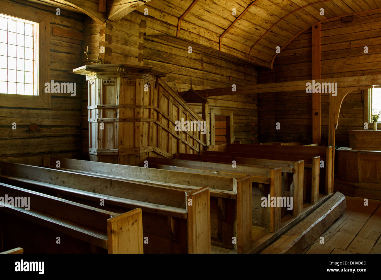 Il 'Lapp Chiesa' di Sodankylä è uno della Finlandia più antiche chiese di legno. È stato costruito di tronchi da lavoro locale nel 1689. Foto Stock