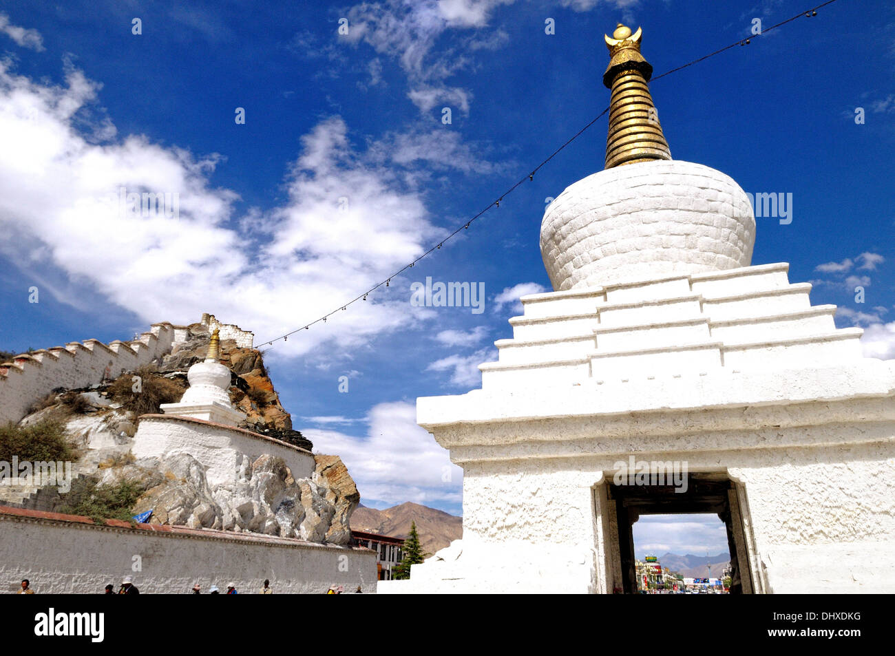 Il Tibet Lhasa Potala e Stupa Foto Stock