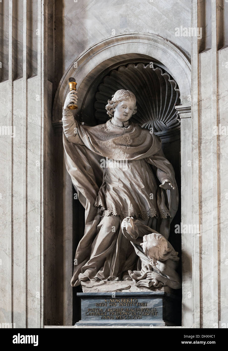 St Norbert statua, Basilica di San Pietro e la Città del Vaticano, Roma, Italia Foto Stock
