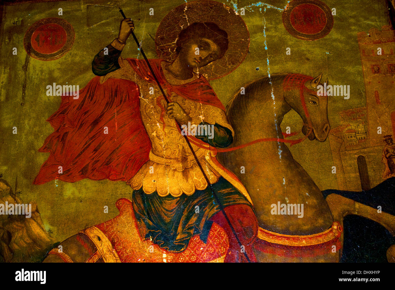 Icona di San Giorgio a cavallo del suo montaggio con lancia in mano è che uccide il drago e si trova in Sevlievo Chiesa Ortodossa di Bulgaria Foto Stock