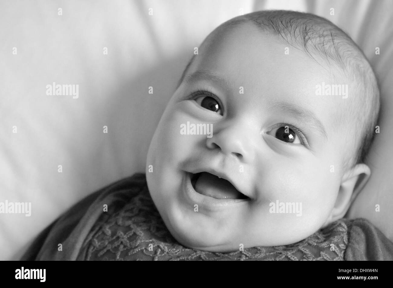 Baby ragazza sorridente e ridere Foto Stock