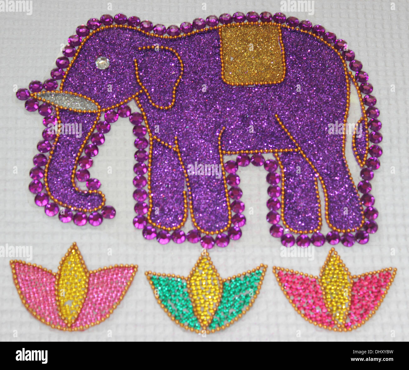 Glitter viola elefante e tre fiori Foto Stock