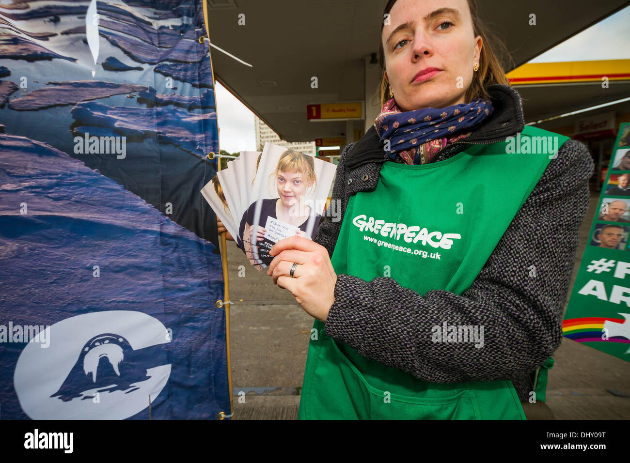 Londra, Regno Unito. Il 16 novembre 2013. Greenpeace giornata di azione globale per liberare l'artico 30 in London Credit: Guy Corbishley/Alamy Live News Foto Stock
